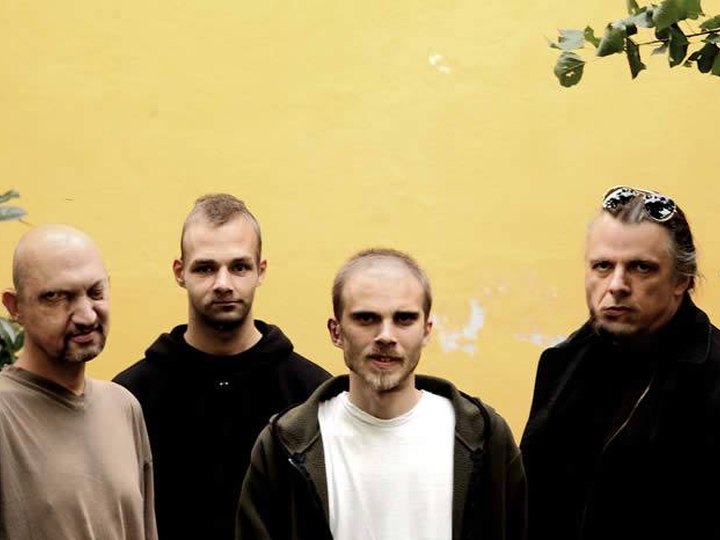 191228 - THE STRIGGLES (A)