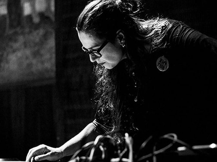 210408 - XX Y X MAJA OSOJNIK (A)