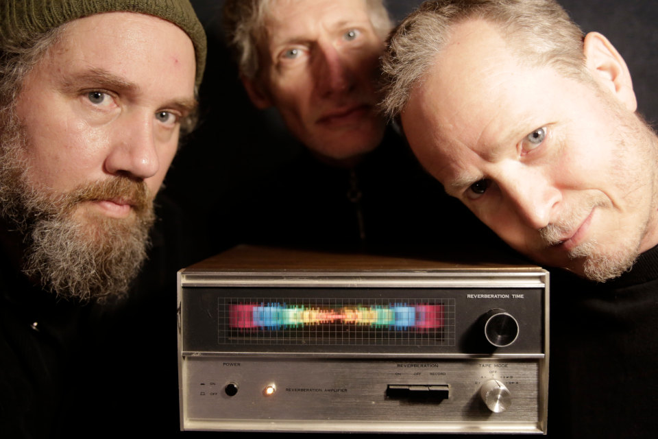 231123 - Radian (AT) "Distorted Rooms" Album Präsentation & Julia Just (AT)